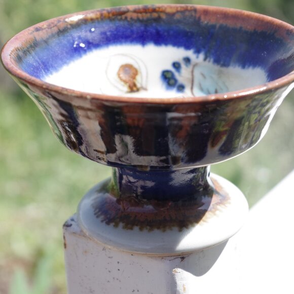 Beautiful Pottery Art Bowl Signed With - Picture 3 of 7